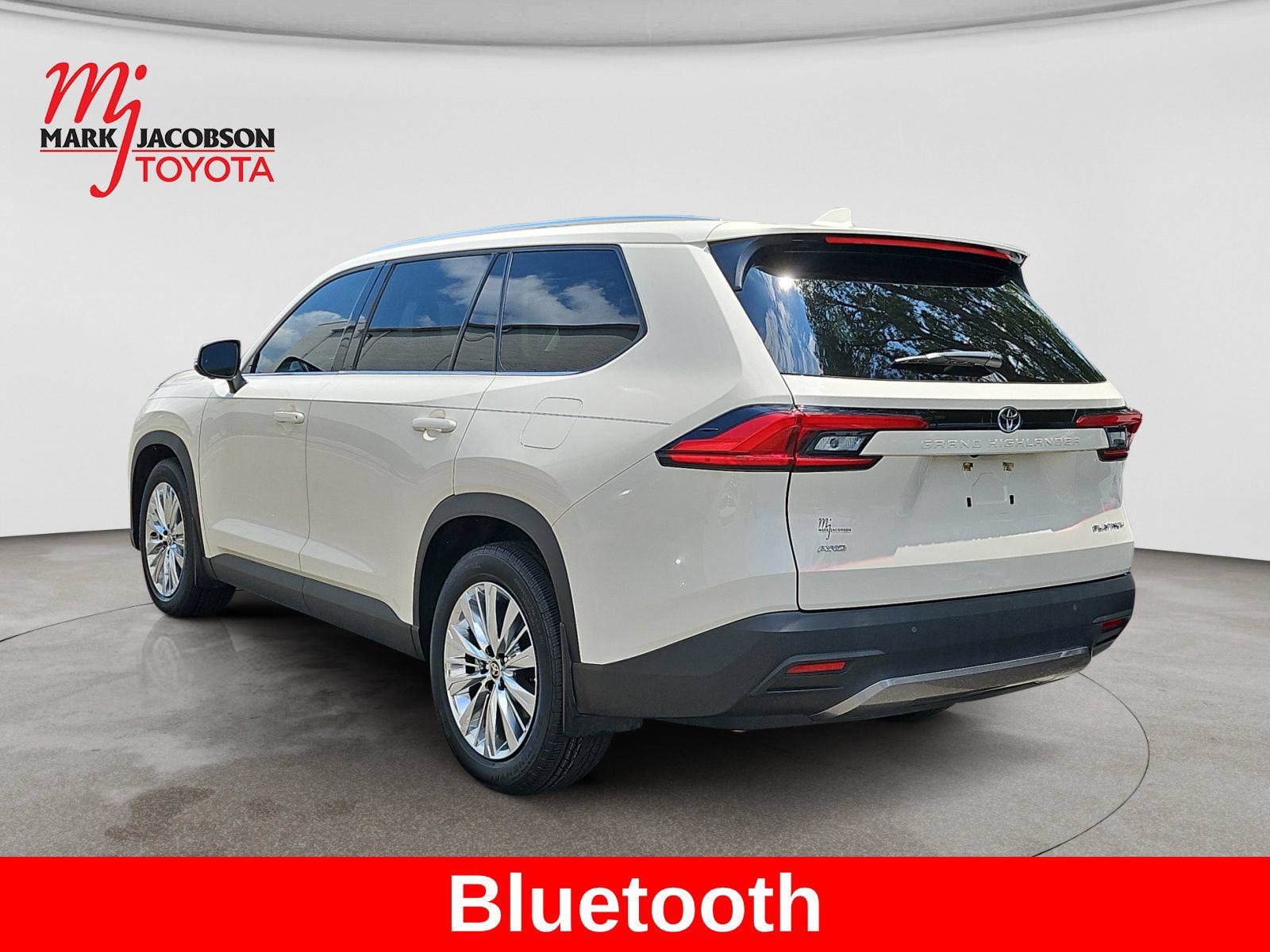 Used 2024 Toyota Grand Highlander AWD image 12
