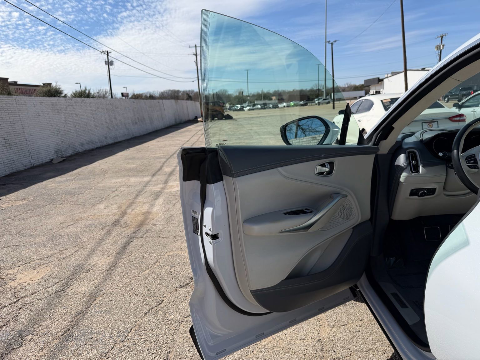 Used 2021 Aston Martin DBX image 21