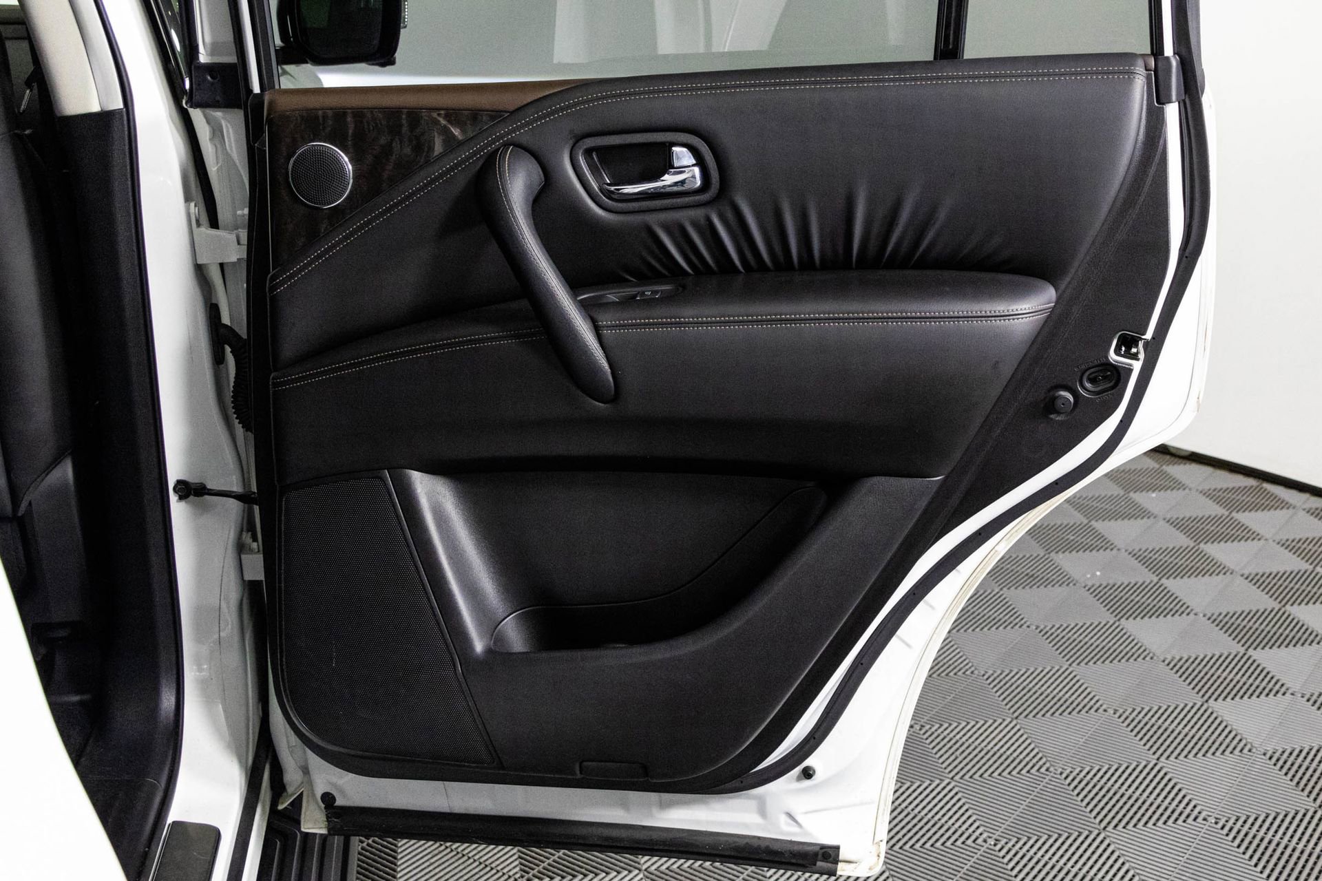 Used 2023 Nissan Armada Platinum w/ Captain's Chairs Package image 42