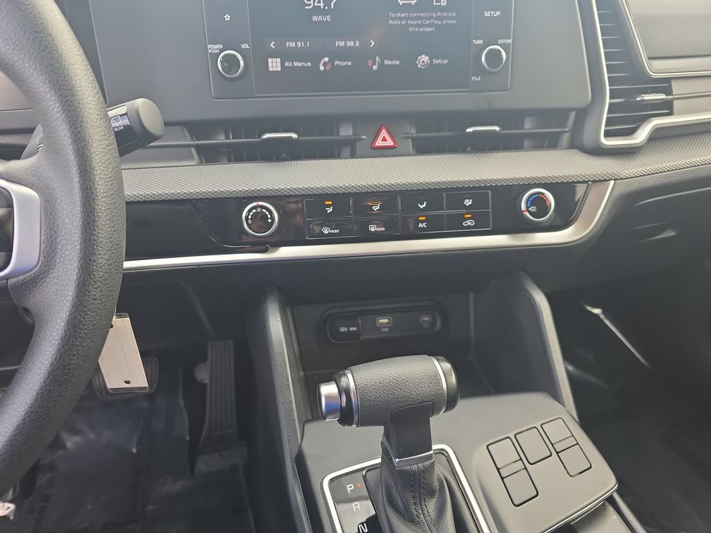 Used 2025 Kia Sportage LX FWD image 16