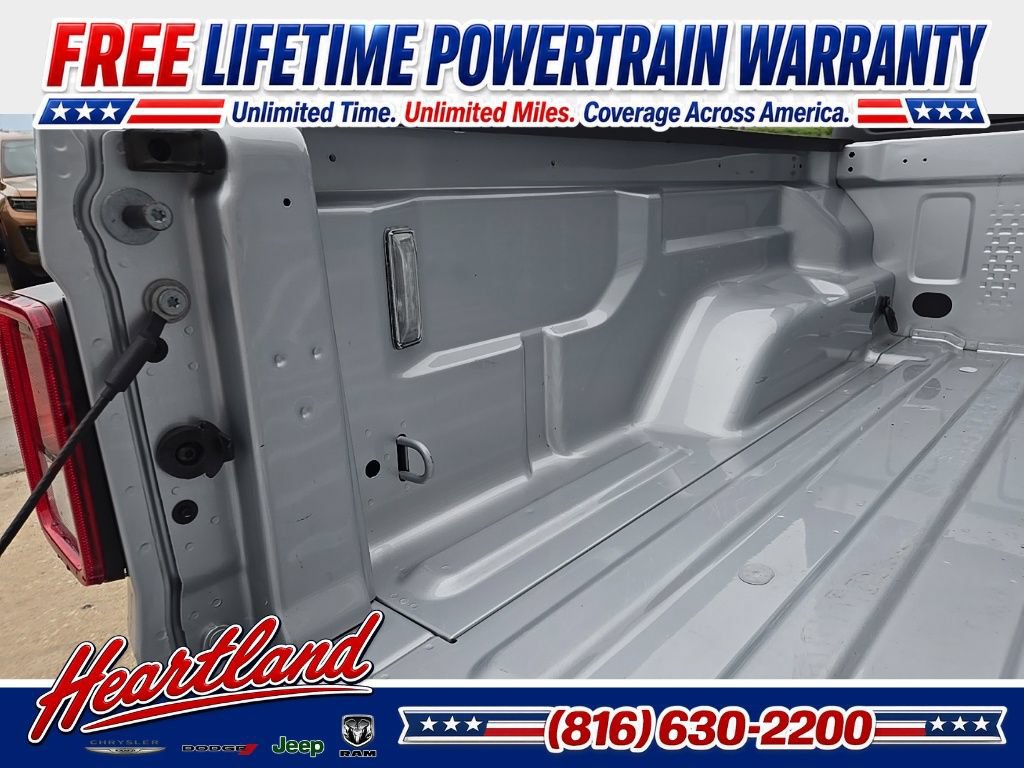 Used 2023 Jeep Gladiator Sport AWD/4WD image 25