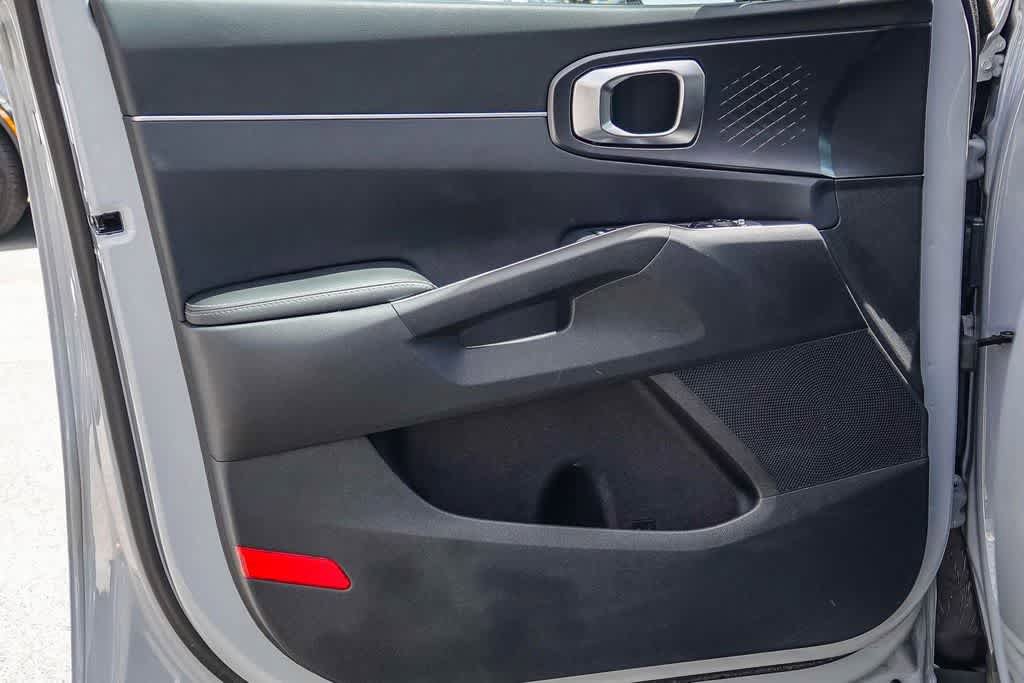 Certified 2024 Kia Sorento EX w/ Panoramic Sunroof Package FWD image 19