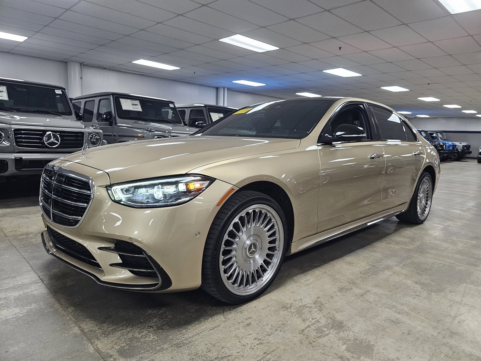 Used 2023 Mercedes-Benz S 580 4MATIC Sedan image 4
