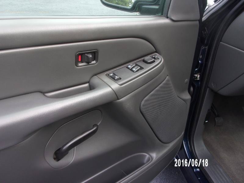 Used 2006 Chevrolet Silverado 1500 LT w/ Light Duty Power Package AWD/4WD image 8