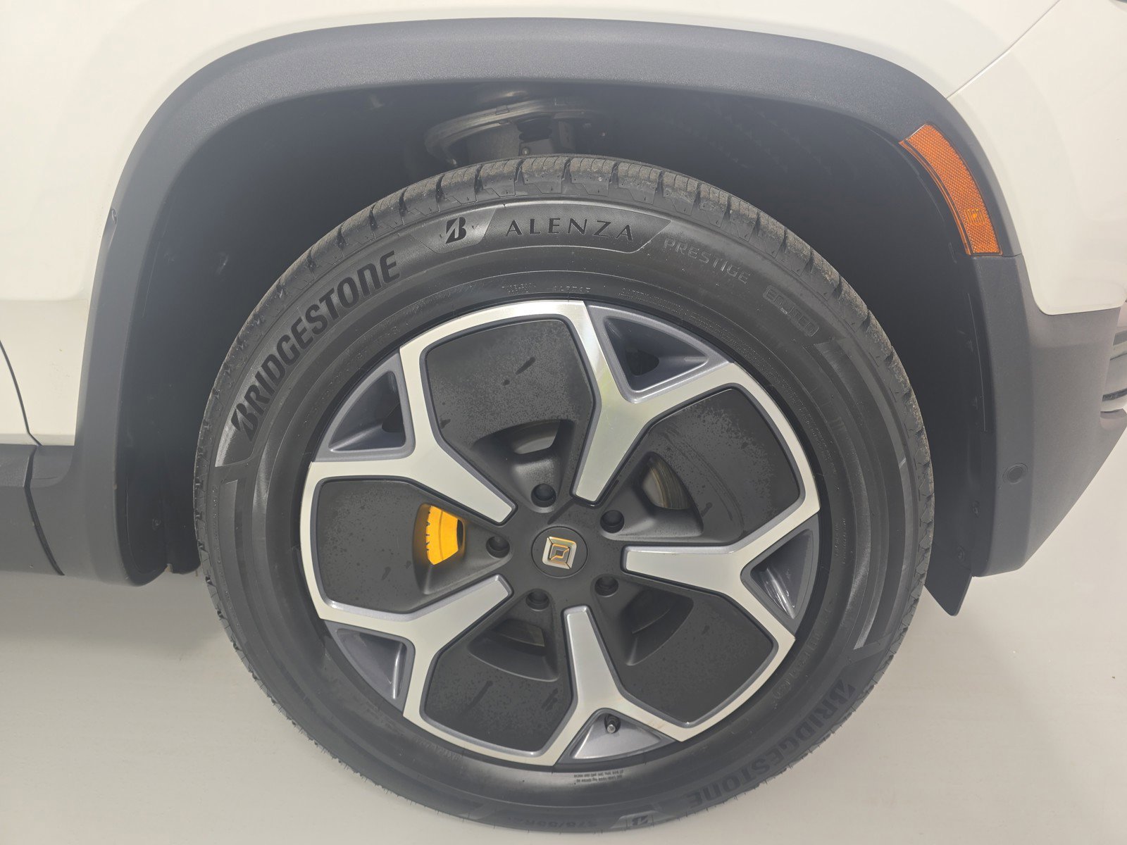 Used 2024 Rivian R1S Adventure AWD/4WD image 11
