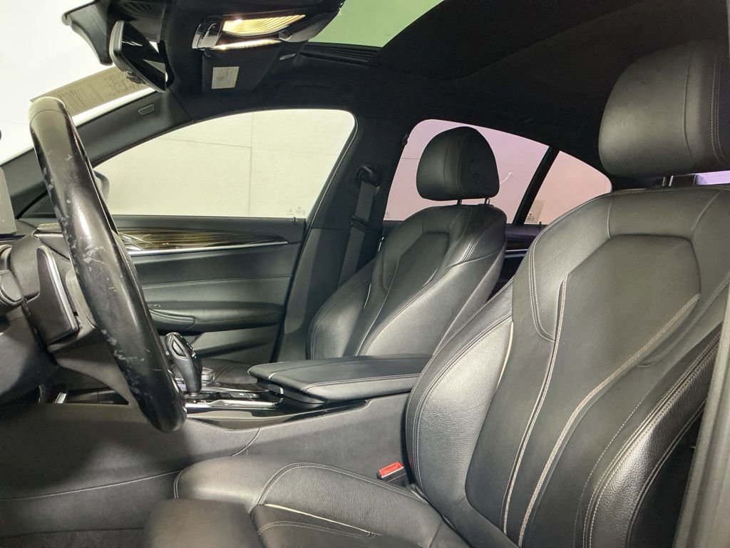Used 2018 BMW 540i image 22