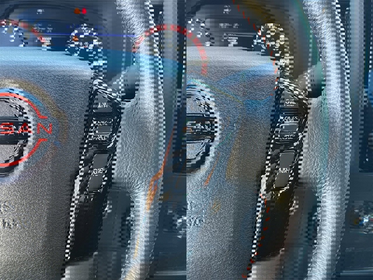 Certified 2024 Nissan Frontier PRO-4X w/ Off-Road Protection Package image 12