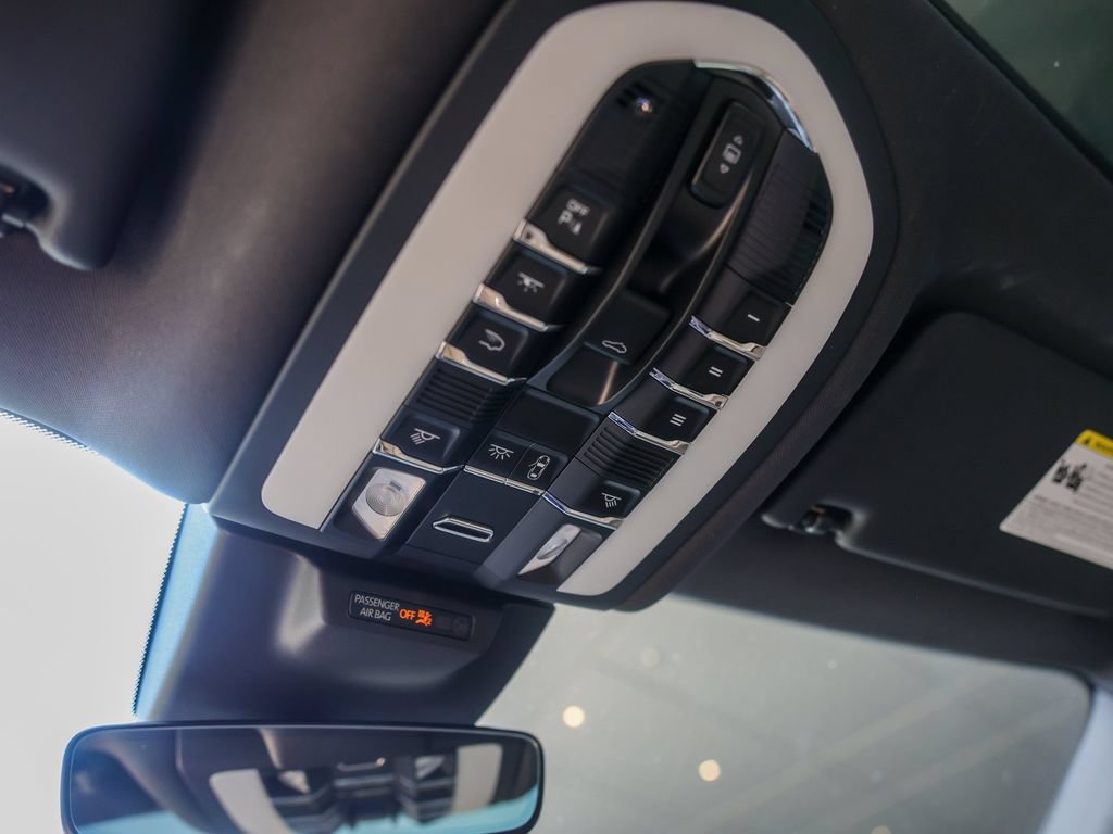 Certified 2026 Porsche Macan AWD/4WD image 27