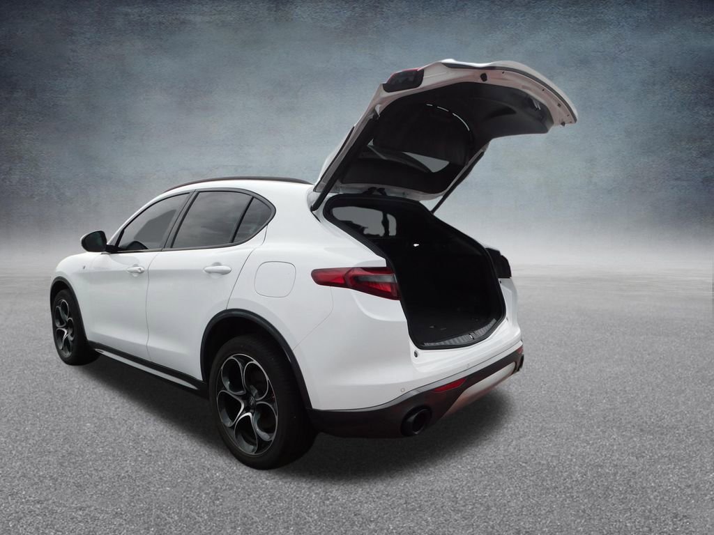 Used 2023 Alfa Romeo Stelvio Ti AWD/4WD image 23