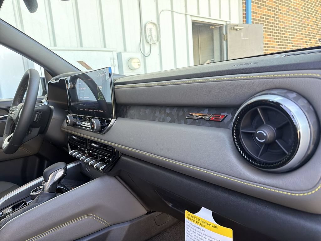 New 2026 Chevrolet Colorado ZR2 w/ Technology Package AWD/4WD image 30