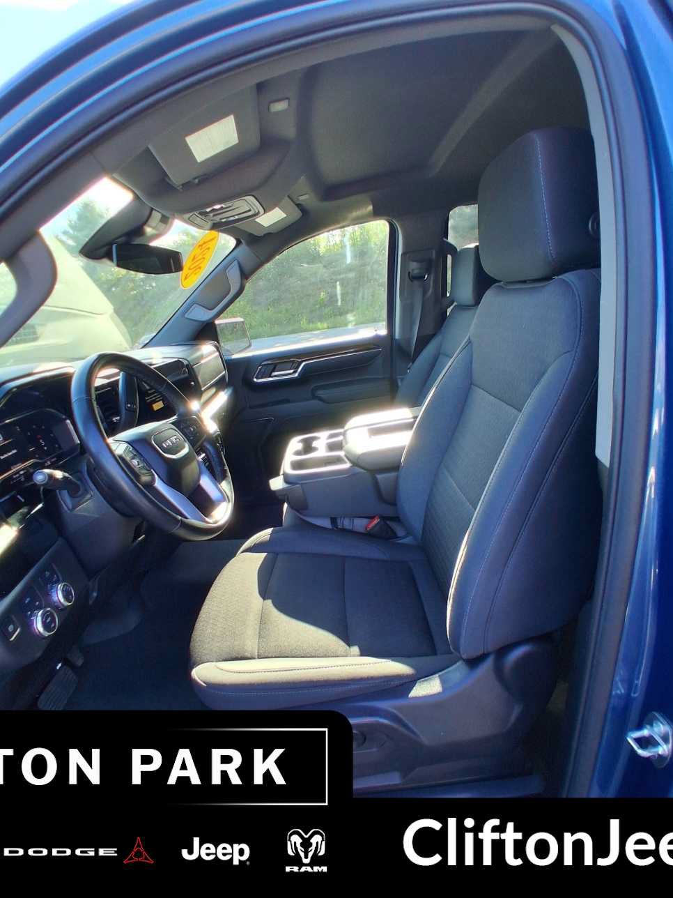 Used 2024 GMC Sierra 1500 SLE AWD/4WD image 10