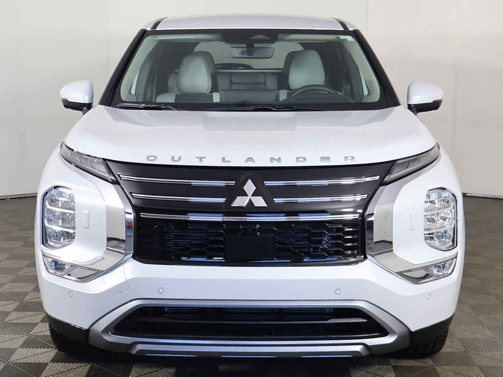 New 2025 Mitsubishi Outlander SE image 13