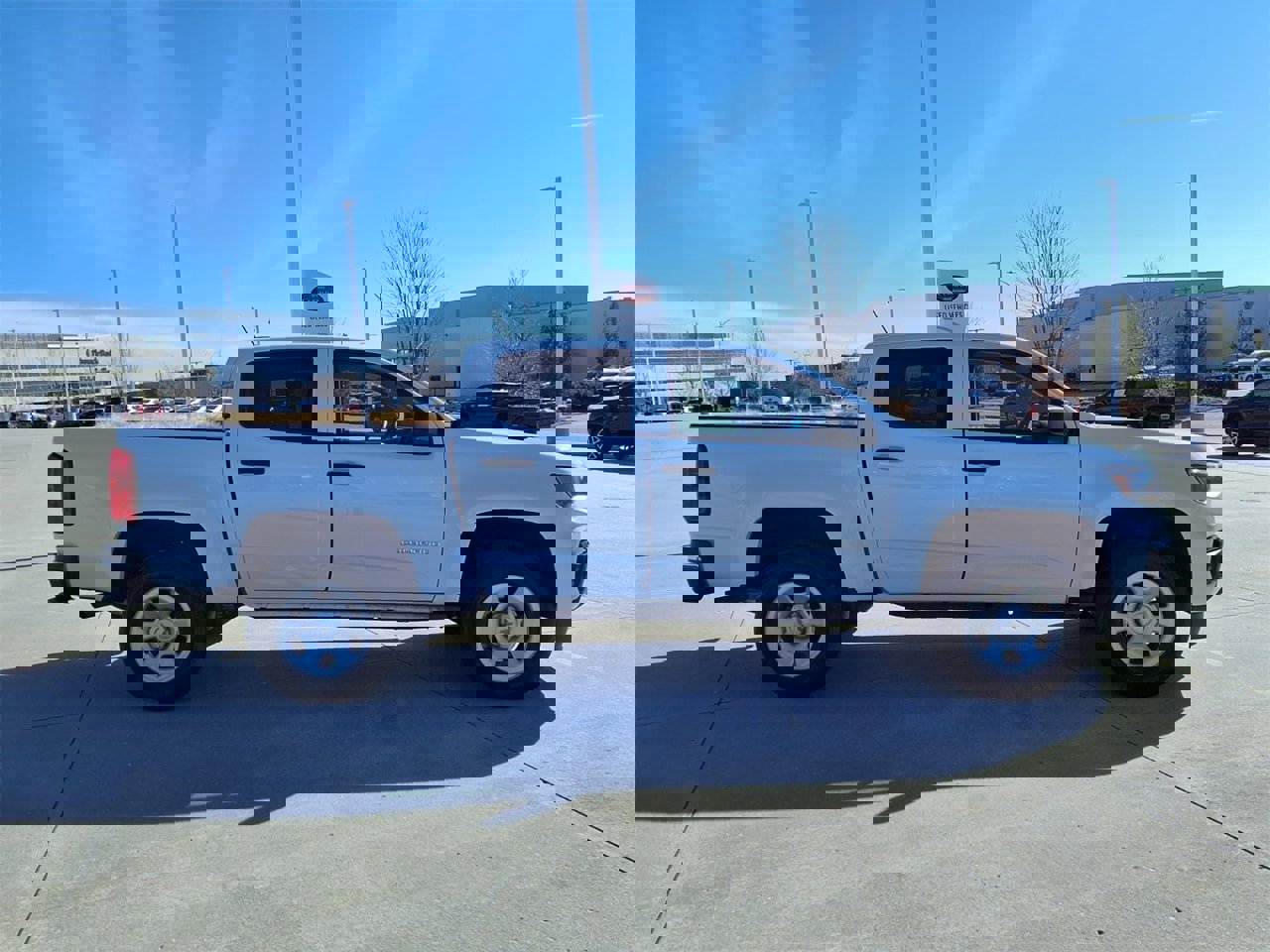 Used 2022 Chevrolet Colorado W/T w/ WT Convenience Package image 8