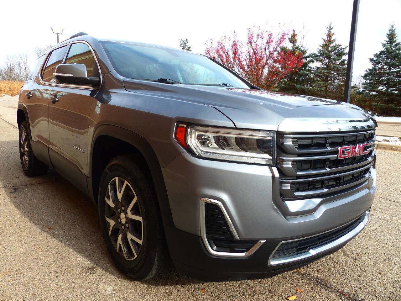 Used 2021 GMC Acadia SLE w/ Driver Convenience Package FWD image 11