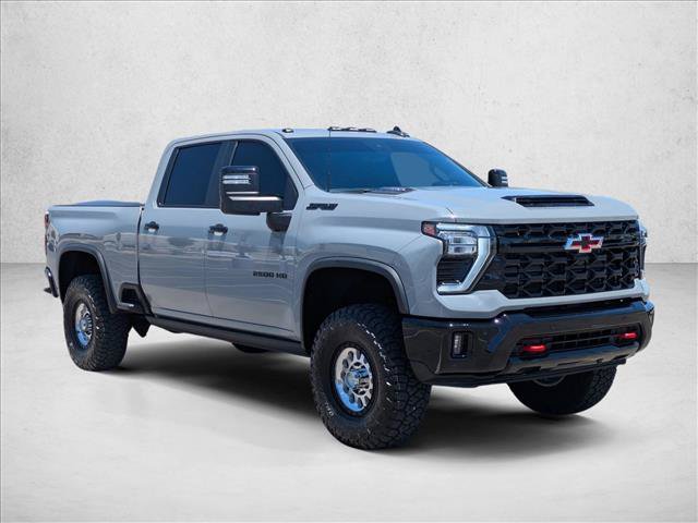 Used 2025 Chevrolet Silverado 2500 ZR2 w/ Technology Package AWD/4WD image 3