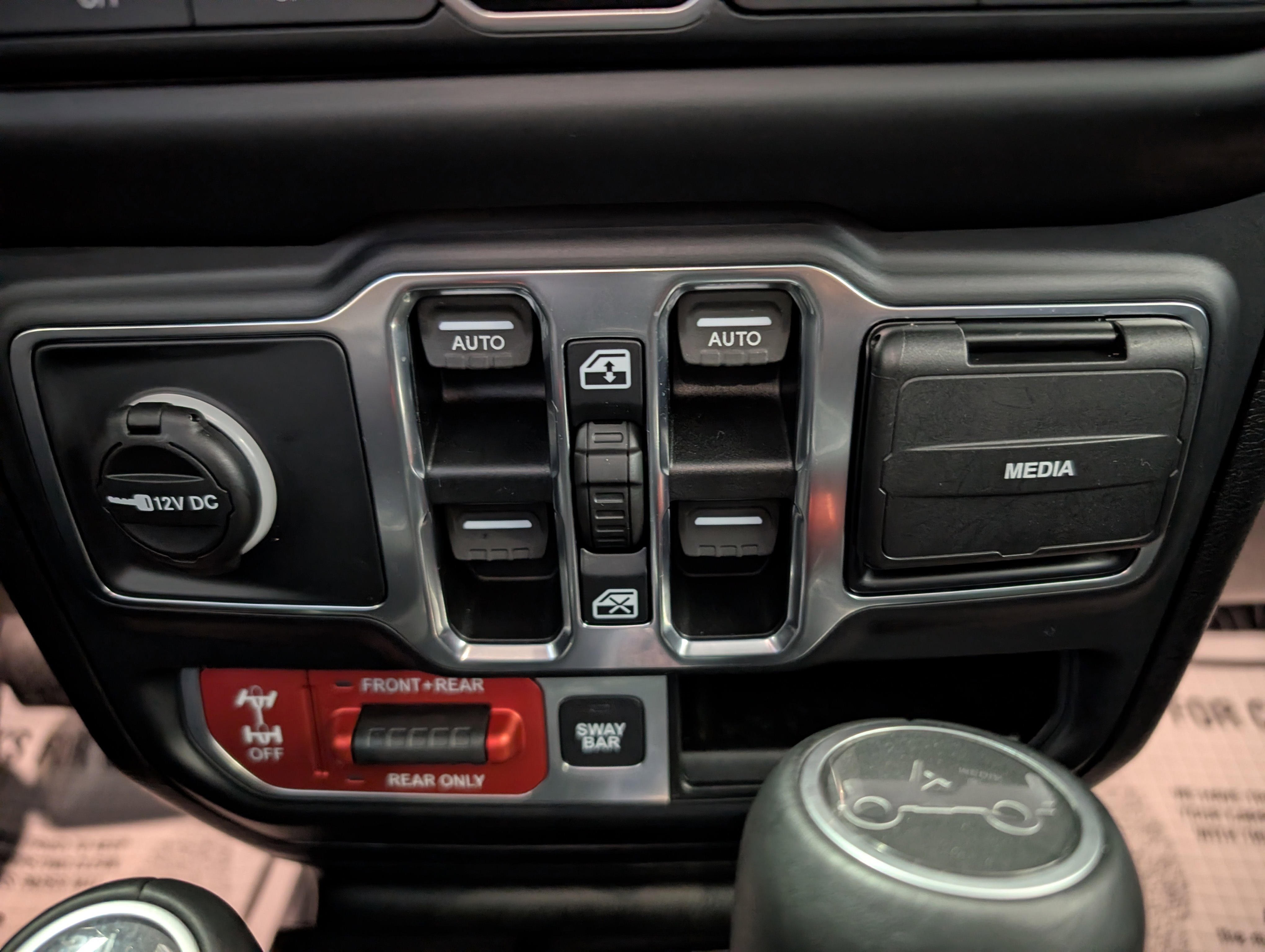 Used 2018 Jeep Wrangler Unlimited Rubicon image 17