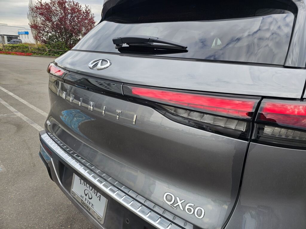 Used 2023 INFINITI QX60 Luxe w/ Cargo Package image 18