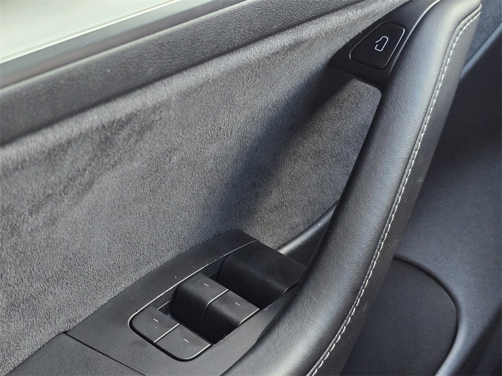 Used 2021 Tesla Model 3 Performance image 30