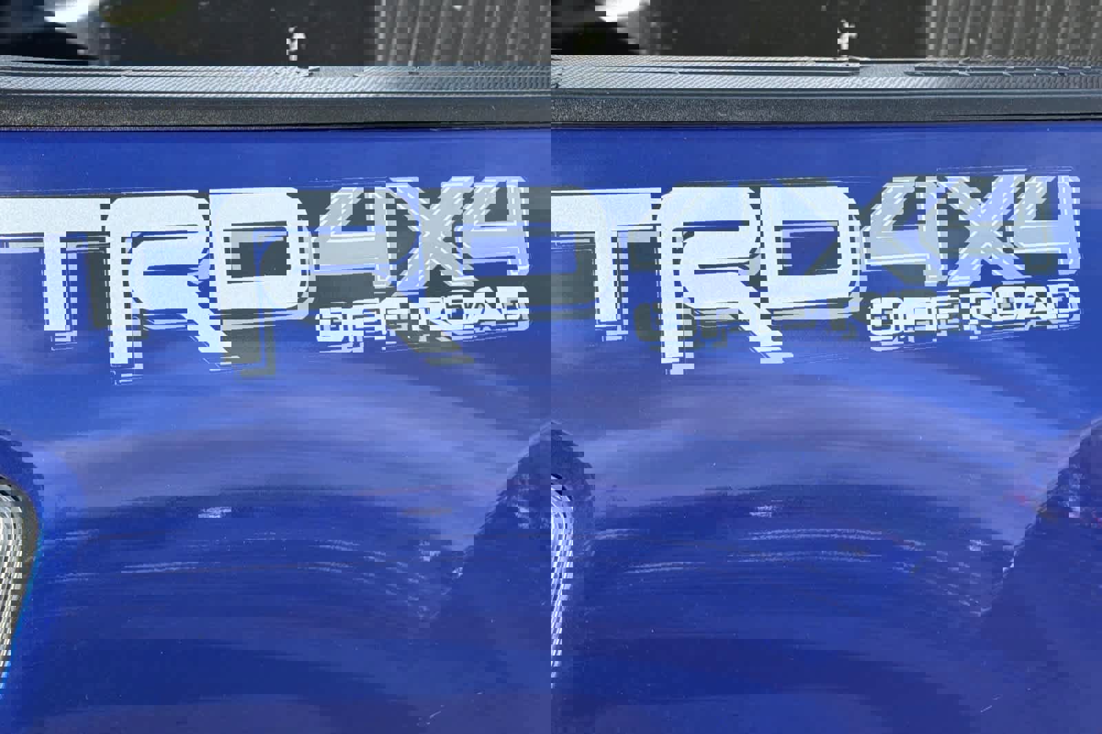 Used 2022 Toyota Tacoma TRD Off-Road image 12