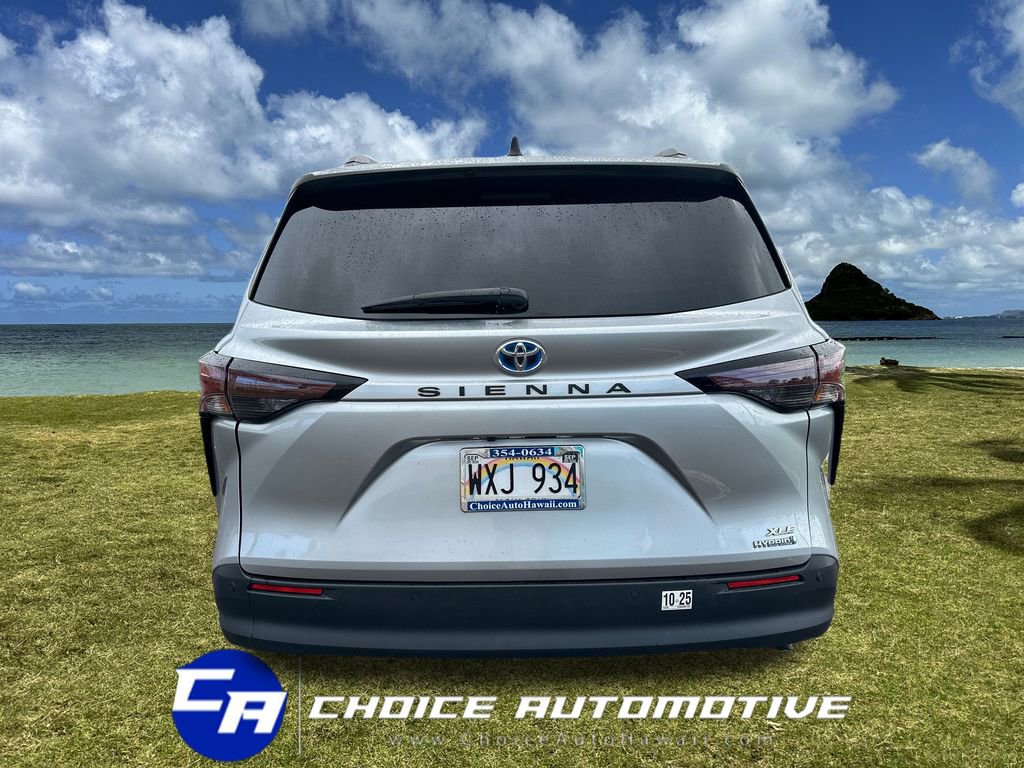 Used 2023 Toyota Sienna XLE image 6