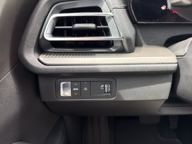 New 2026 Chevrolet Traverse LT w/ Driver Confidence Package FWD image 24