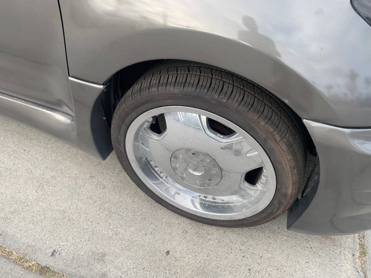Used 2004 Scion xA FWD image 9