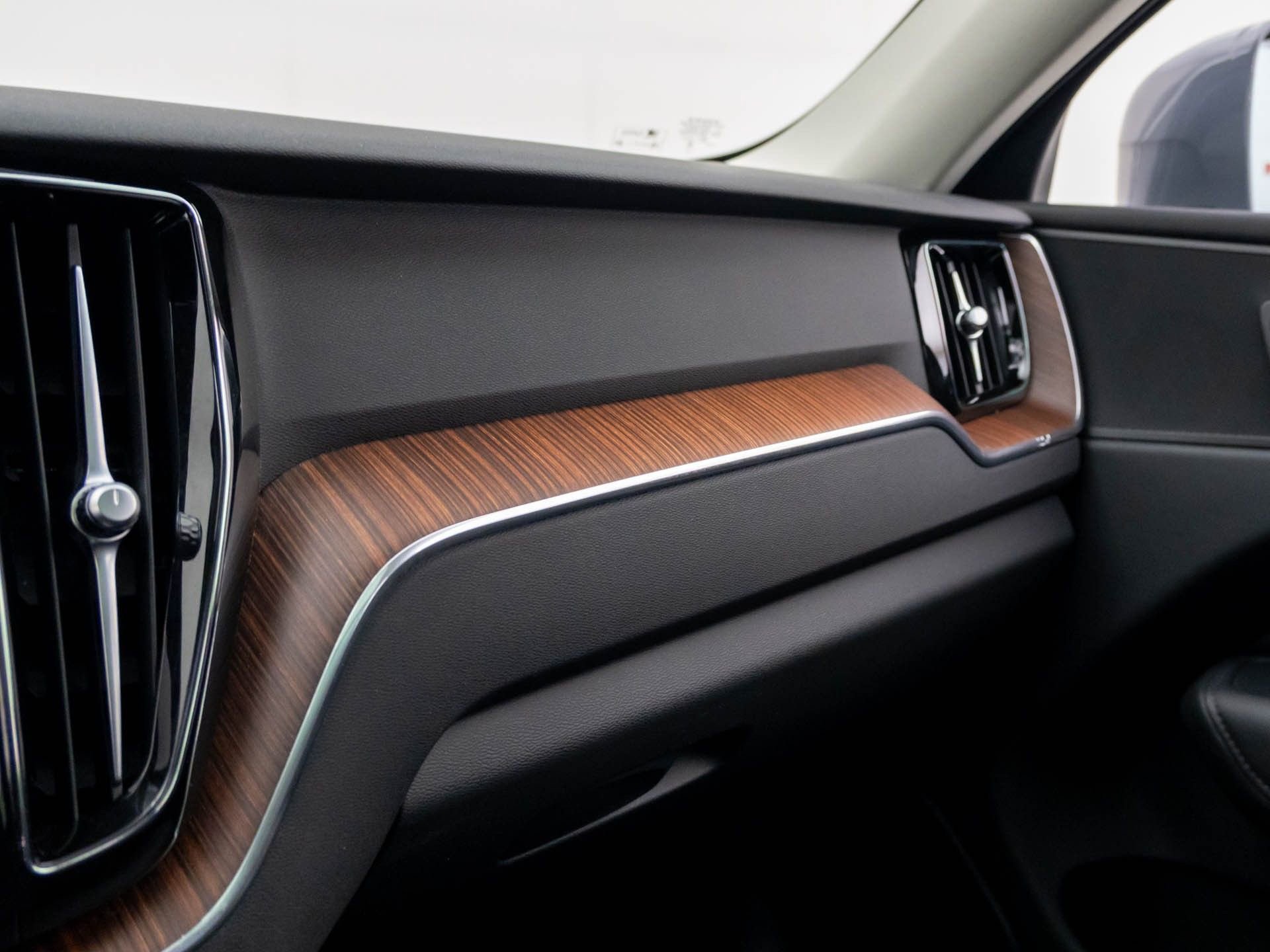 Used 2023 Volvo XC60 B5 Plus w/ Climate Package image 25