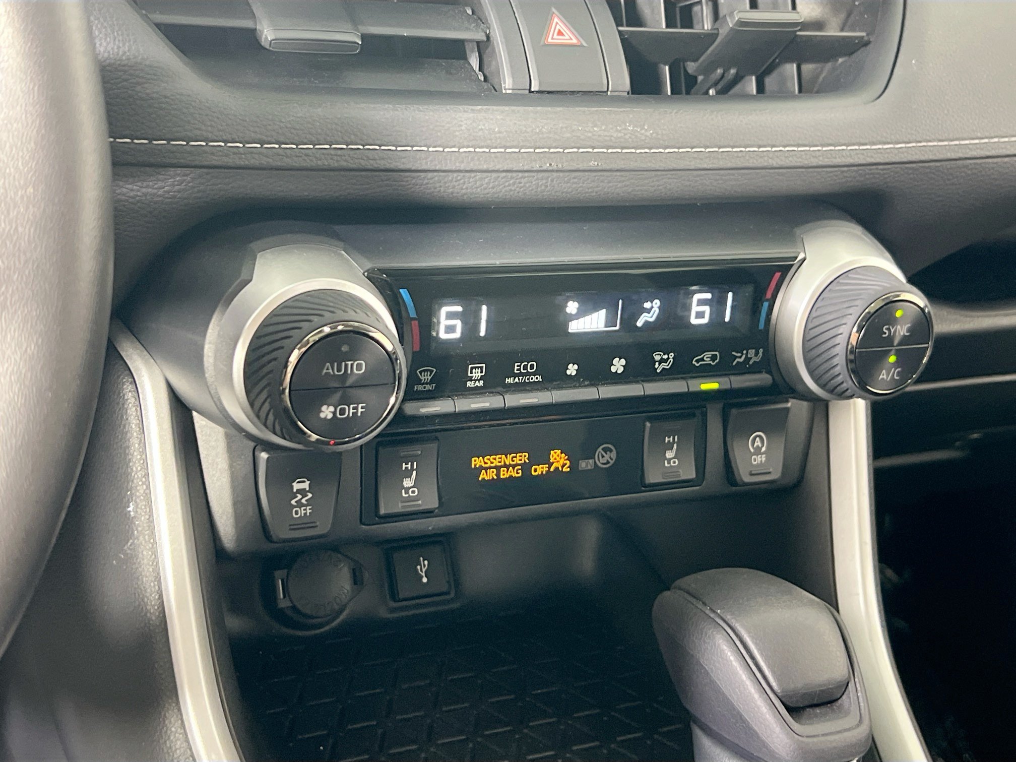 Used 2022 Toyota RAV4 XLE w/ Convenience Package AWD/4WD image 15
