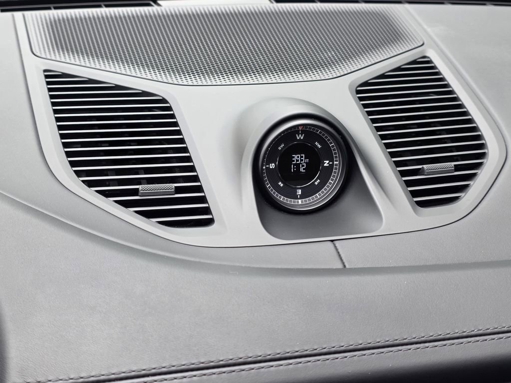 Certified 2025 Porsche Cayenne E-Hybrid image 22