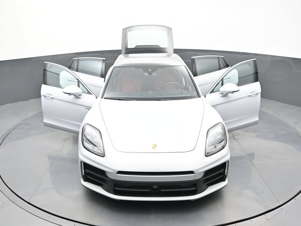Certified 2025 Porsche Panamera 4 E-Hybrid AWD/4WD image 32