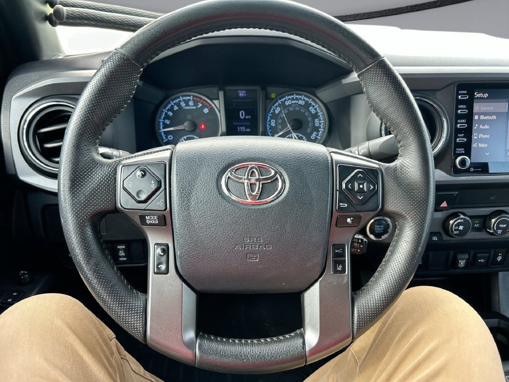 Used 2020 Toyota Tacoma TRD Sport AWD/4WD image 15