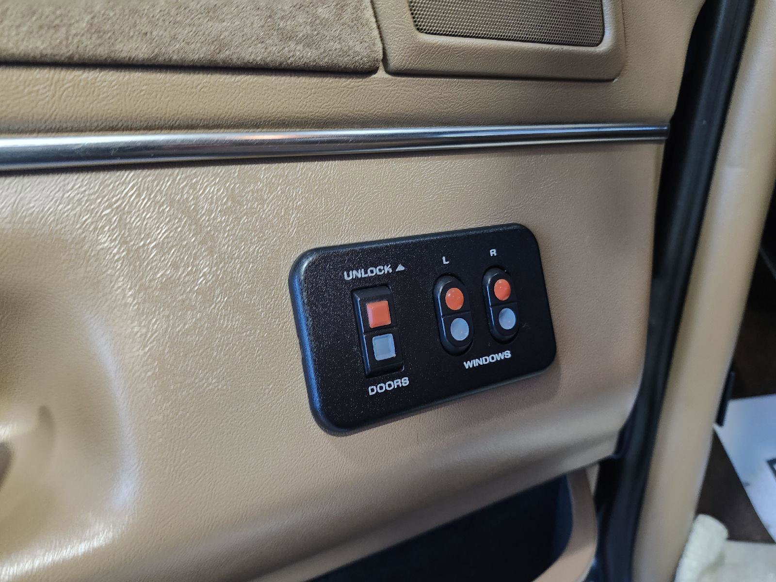 Used 1991 Ford Bronco AWD/4WD image 17
