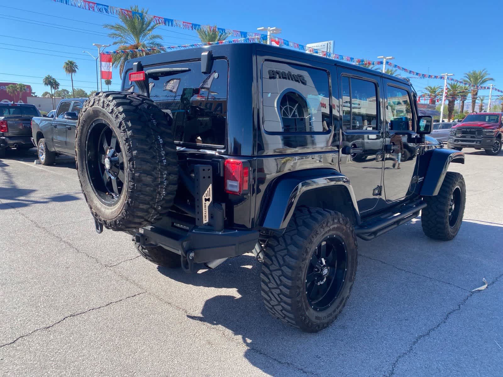 Used 2017 Jeep Wrangler Unlimited Rubicon w/ Connectivity Group AWD/4WD image 6