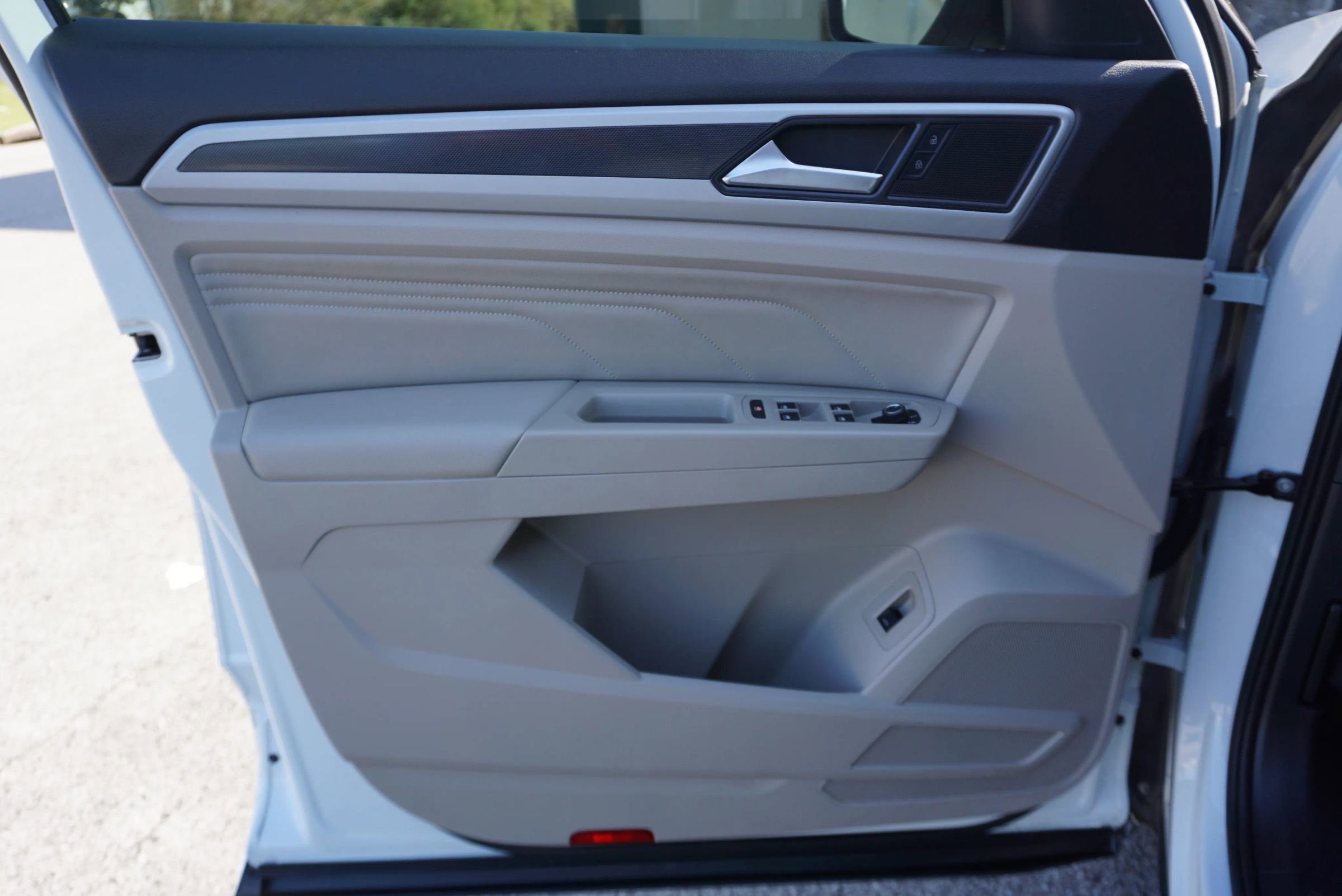 Used 2021 Volkswagen Atlas SE w/ Panoramic Sunroof Package image 22