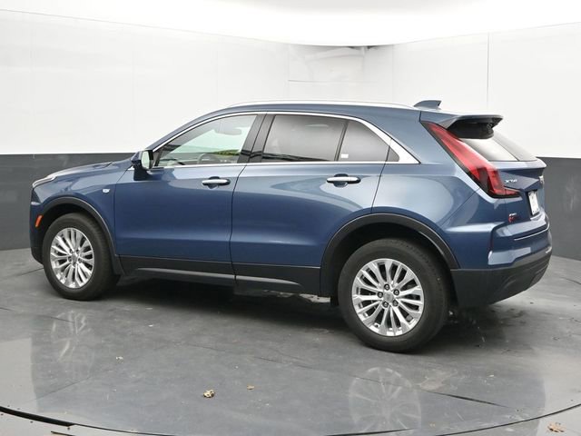 Used 2024 Cadillac XT4 Luxury w/ Cold Weather Package AWD/4WD image 7