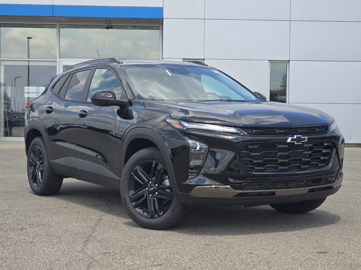 New 2026 Chevrolet Trax ACTIV w/ Driver Confidence Package FWD image 1