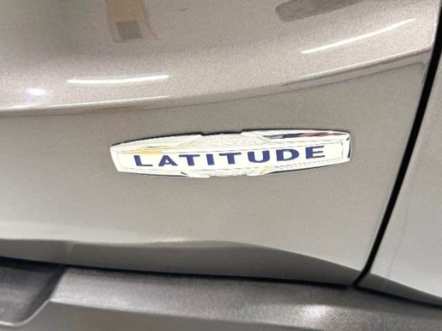 Used 2017 Jeep Renegade Latitude image 16