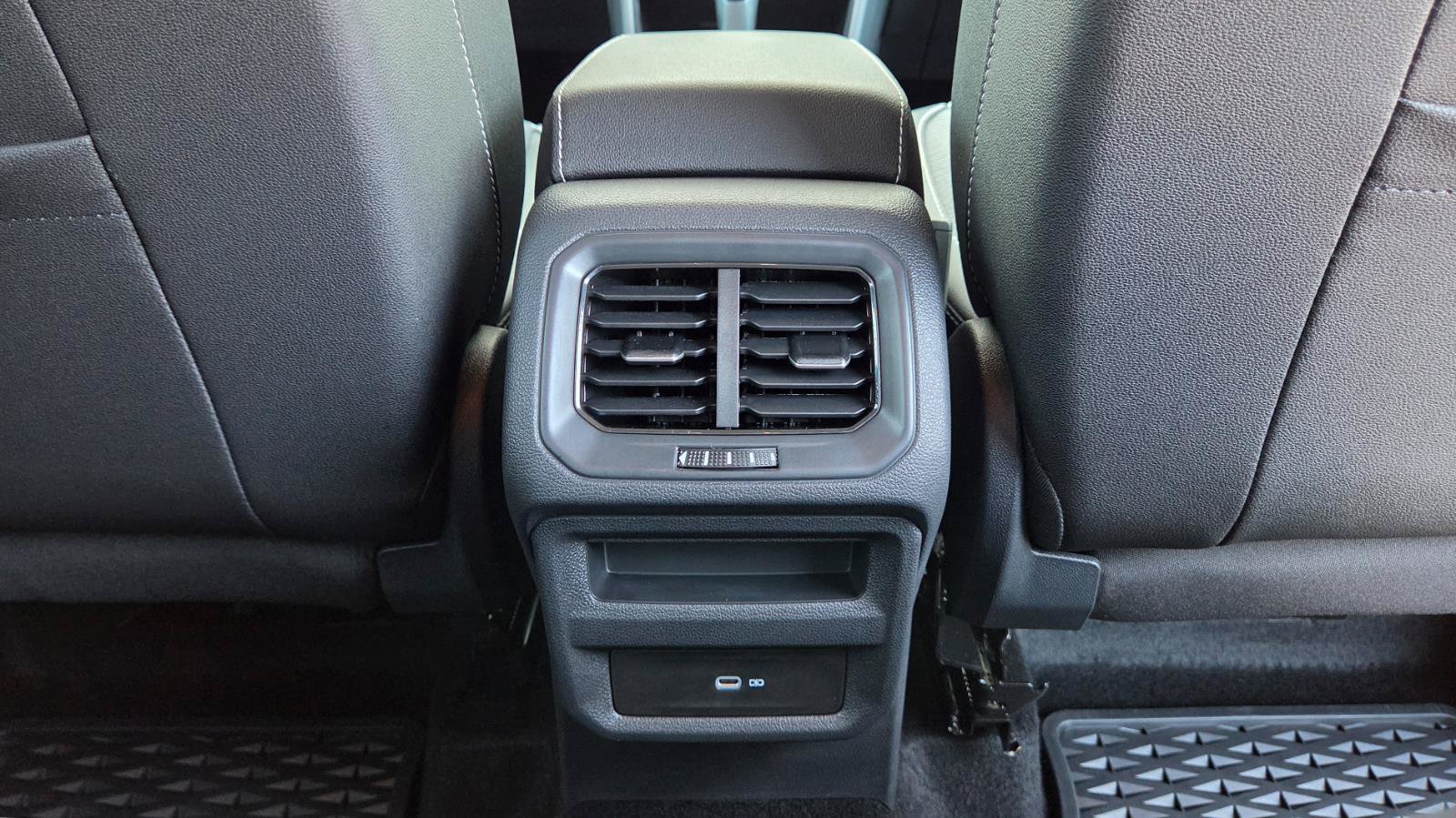 Certified 2024 Volkswagen Taos SE AWD/4WD image 59