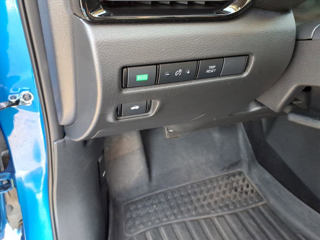 Used 2023 Nissan Sentra SR w/ SR Premium Package FWD image 26
