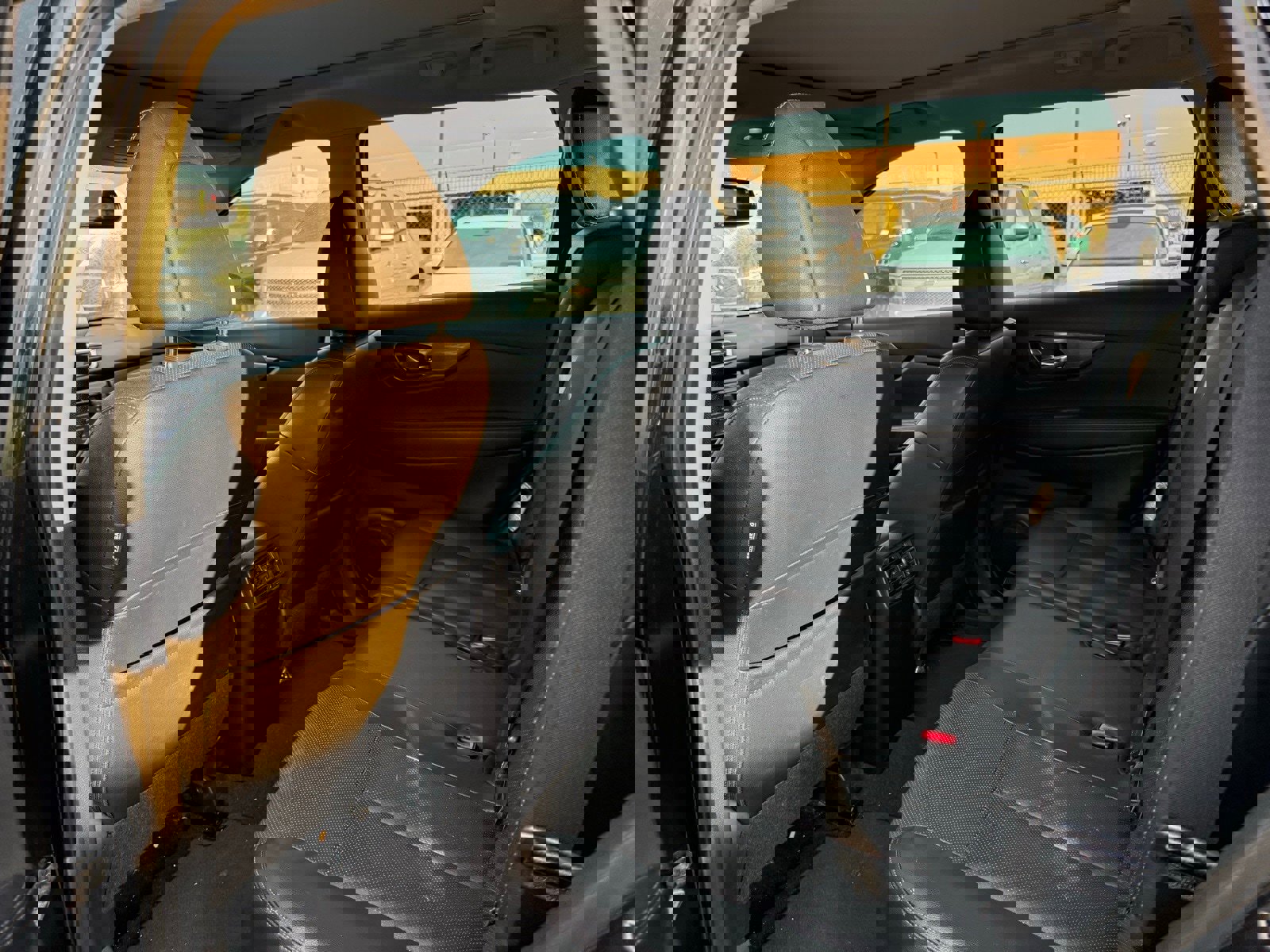 Used 2016 Nissan Rogue SL w/ SL Premium Package image 11