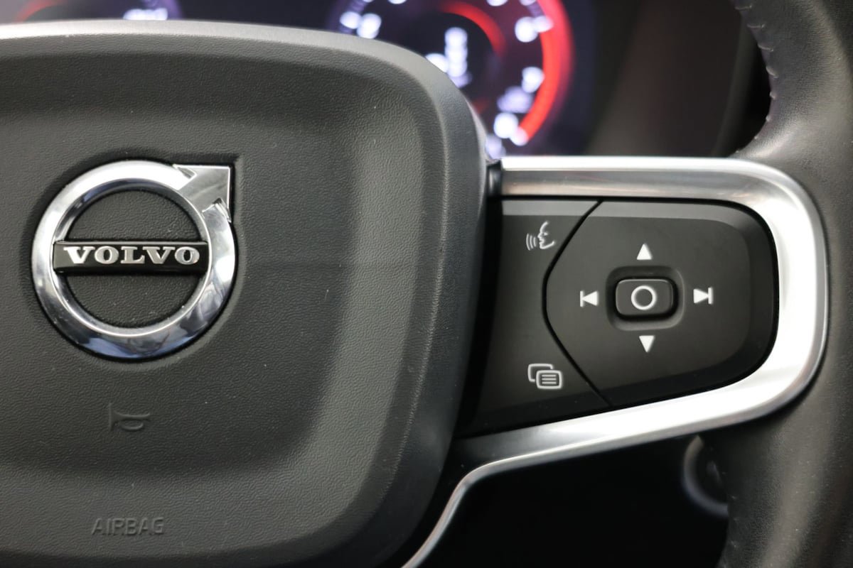 Used 2020 Volvo XC40 T5 Inscription w/ Protection Package Premier AWD/4WD image 29