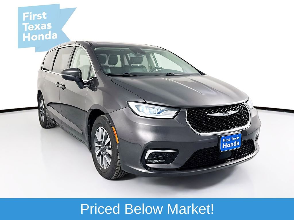 Used 2023 Chrysler Pacifica Touring-L