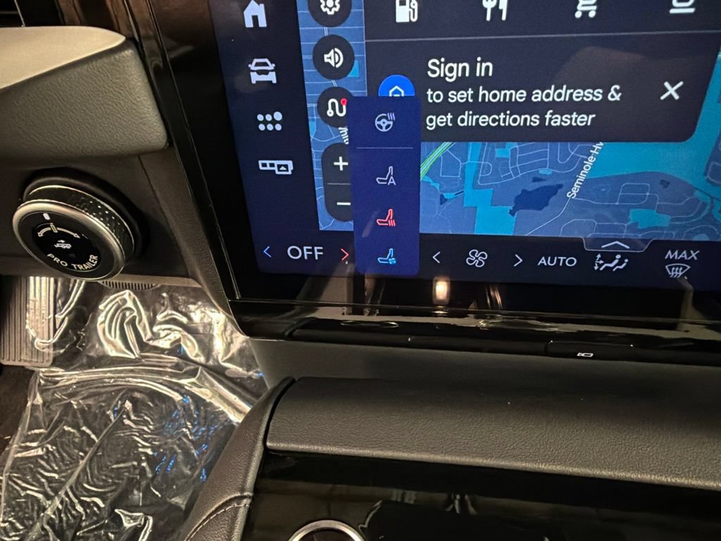 New 2026 Lincoln Navigator Premiere AWD/4WD image 12