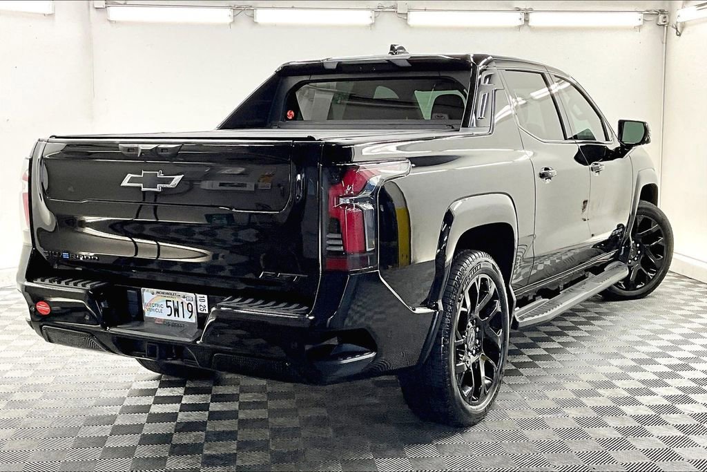 Used 2024 Chevrolet Silverado EV RST AWD/4WD image 12