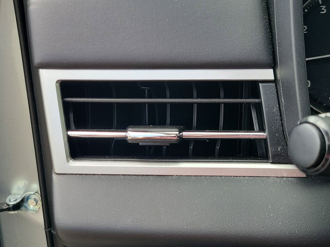 Used 2025 Mitsubishi Outlander SE FWD image 32