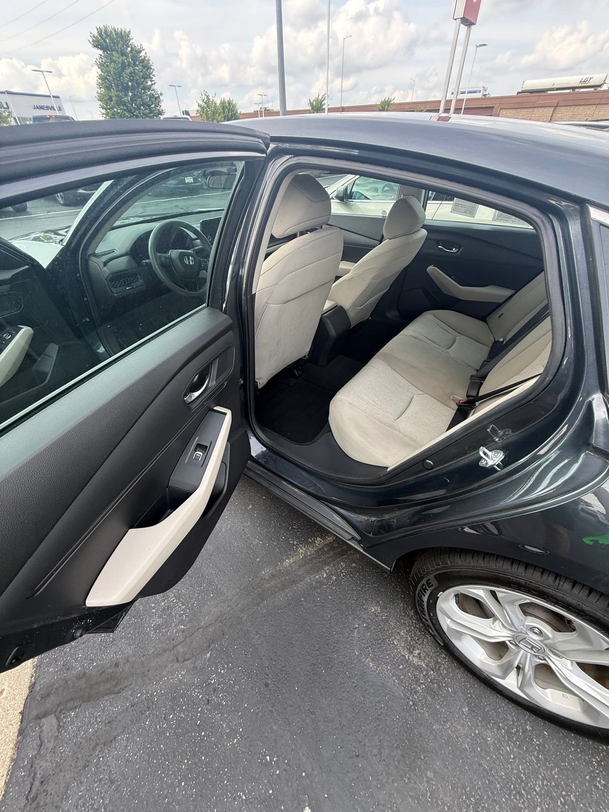 Used 2023 Honda Accord LX image 11