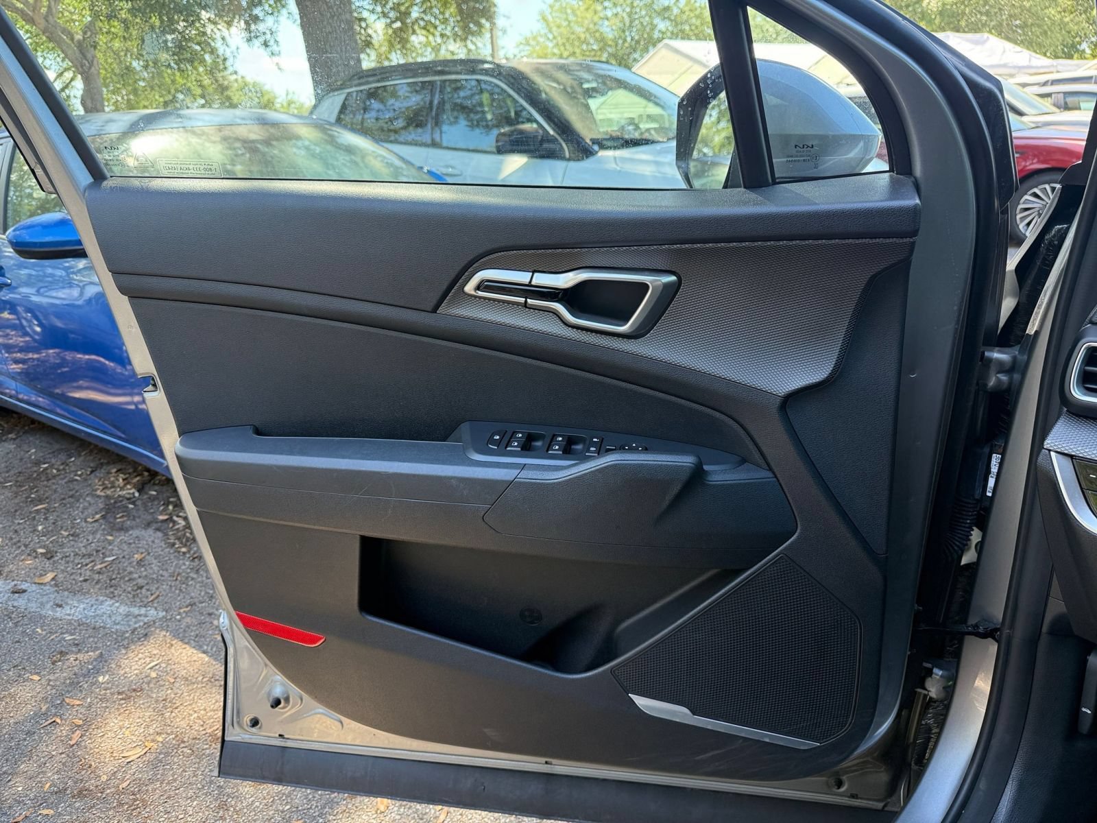Used 2025 Kia Sportage LX FWD image 21