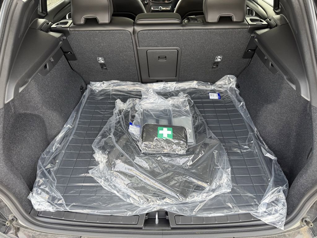 New 2025 Volvo XC40 B5 Core w/ Protection Package Premier image 10