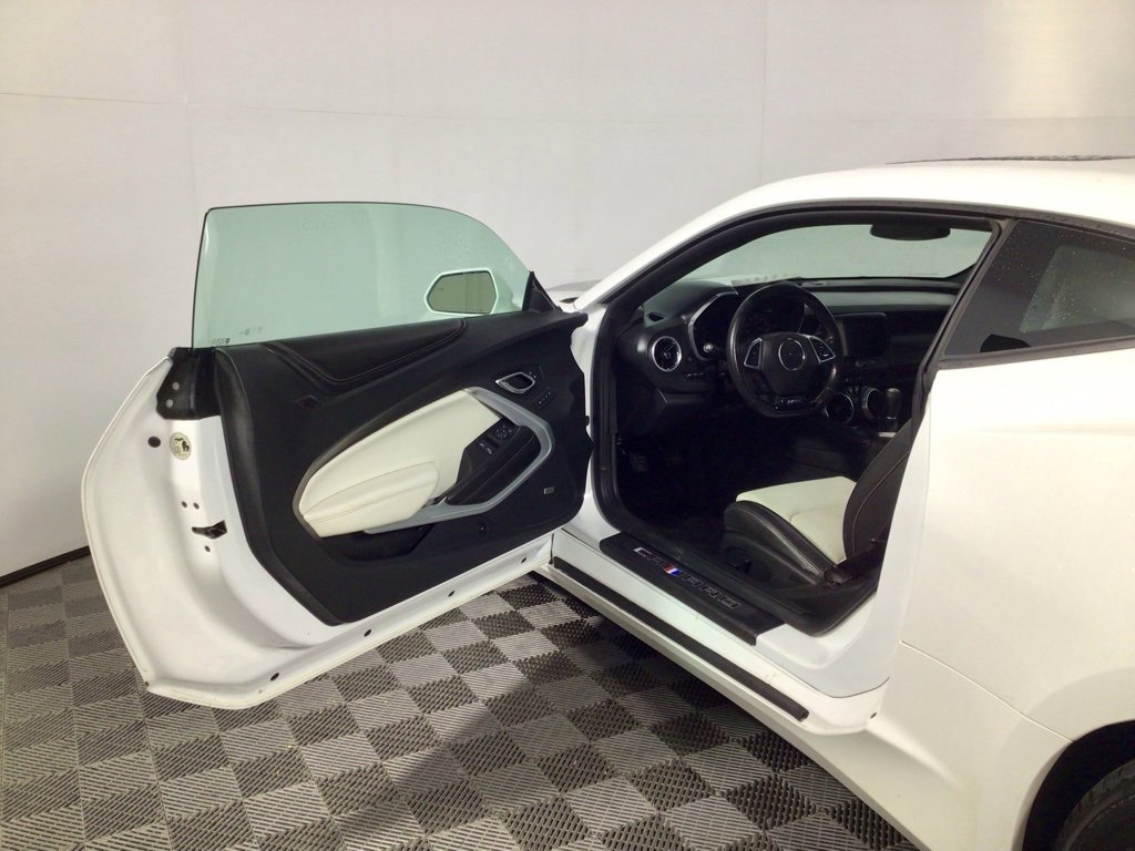 Used 2017 Chevrolet Camaro LT image 13