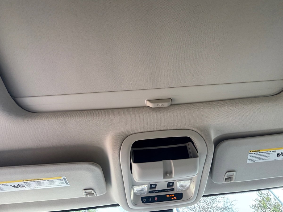 Used 2023 GMC Acadia Denali w/ Denali Ultimate Package image 7